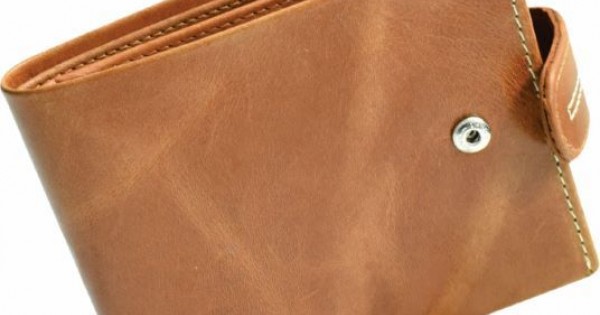 High-Quality Brown Leather Wallet for Corporate Gifts
